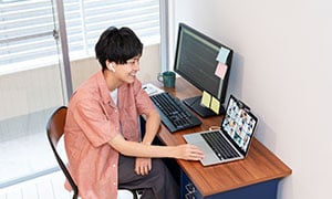 テレワークでは孤立を避けて！　コミュニケーションを密に取ってうつ病予備群を早期発見