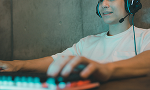 ゲーム依存とネット依存。似ているけれど、どう違うの？　