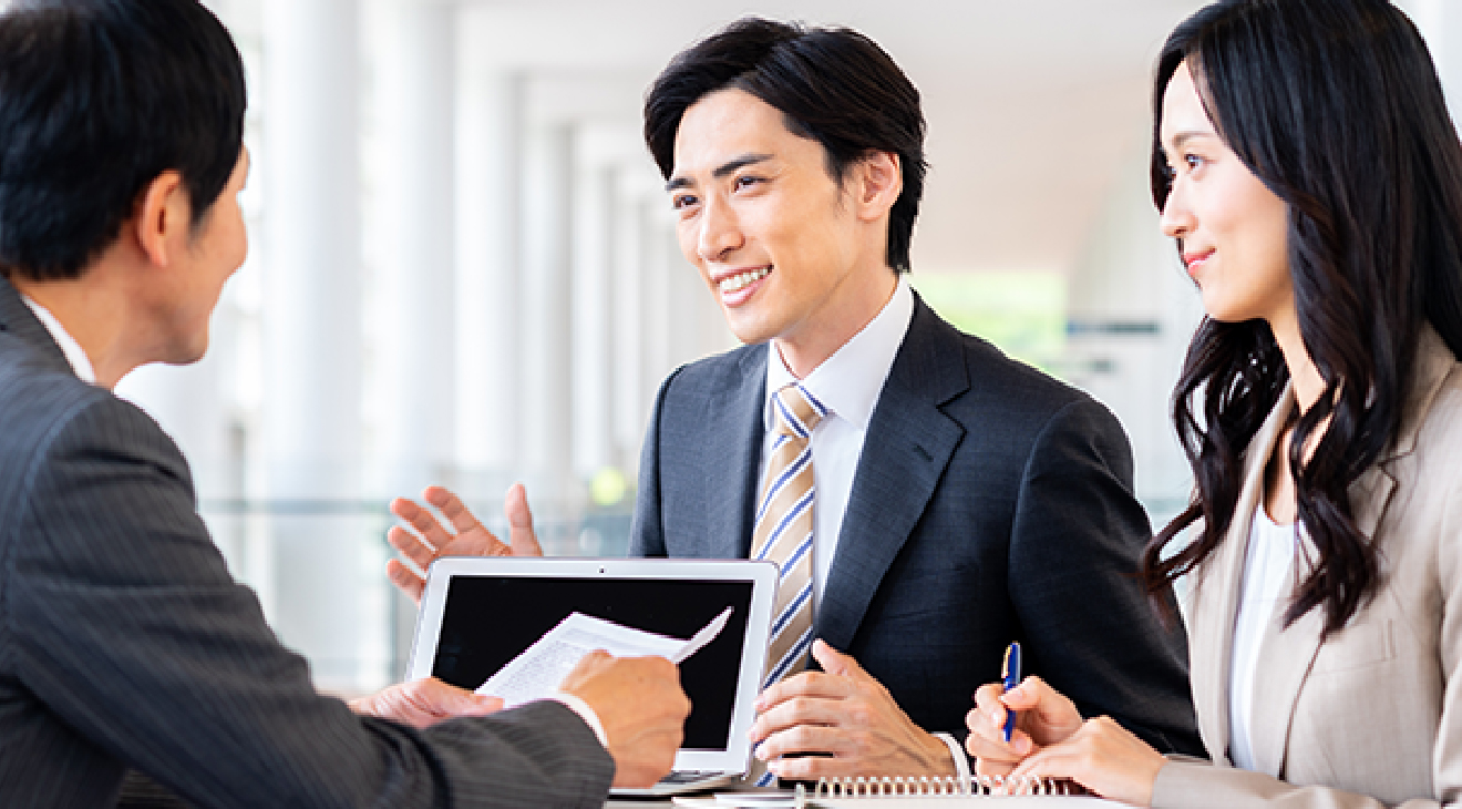 企業に必要な情報を提供し働く環境を整える